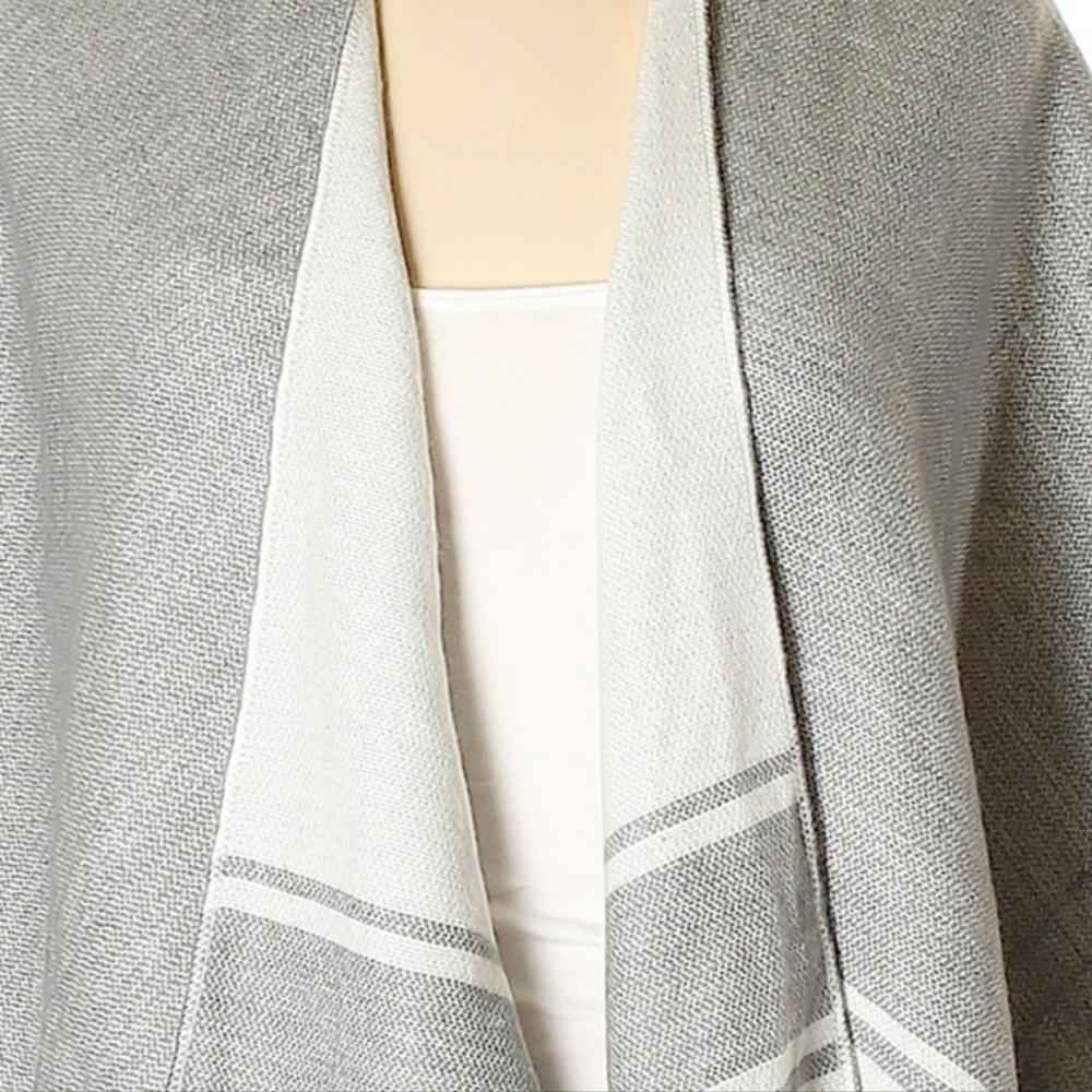 Banana Republic Gray Wrap/Poncho/Blanket Scarf - Picture 3 of 3